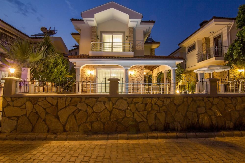 Lydia Villa เฟทิเย ภายนอก รูปภาพ